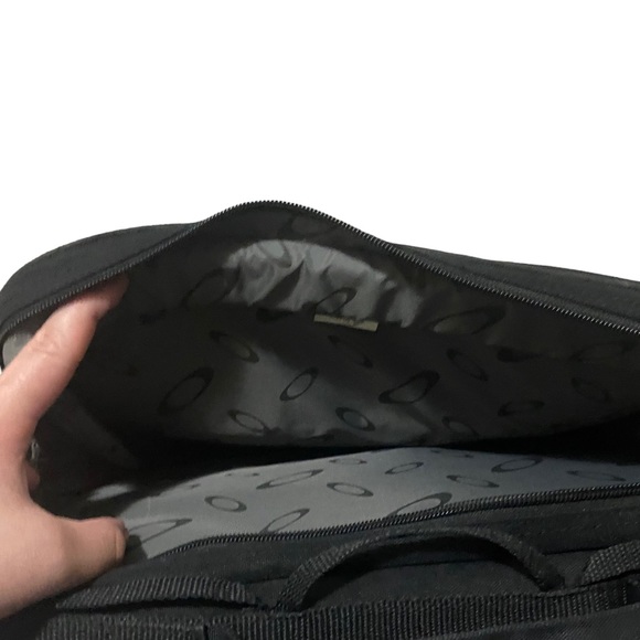 Oakley Tactical Field Gear Bag - w/Back Pack Strap! - Picture 6 of 7